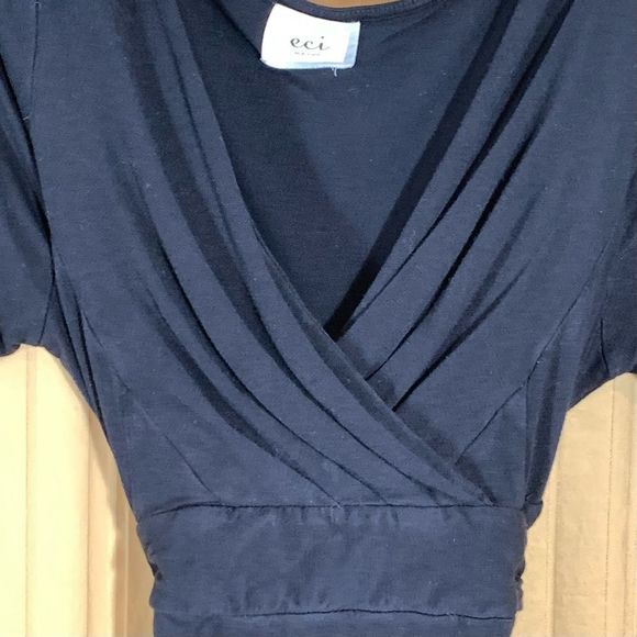 🌟 ECI Sash Waist Black V Neck Top Size L - Picture 3 of 3